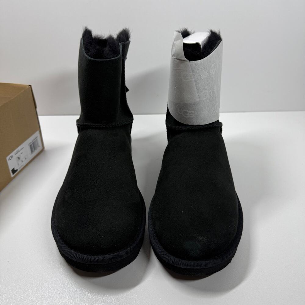 NIB • UGG Women's Black Mini Bailey Bow II Condition: New In Box Size:9 - Picture 2 of 7